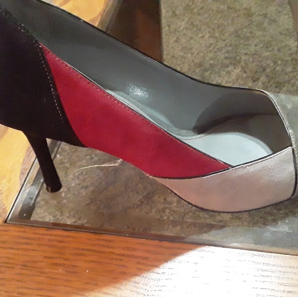 DRESS shoes - Picture 2 of 4
